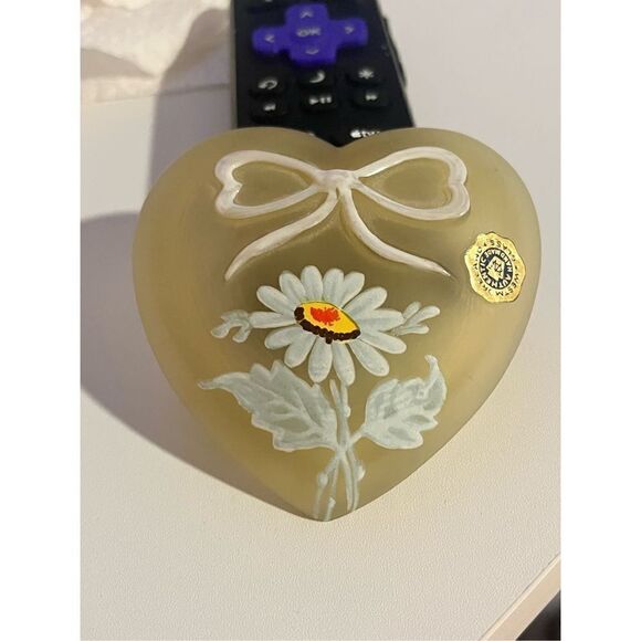 Westmoreland Glass Heart Original sticker hand painted yellow - Picture 15 of 16